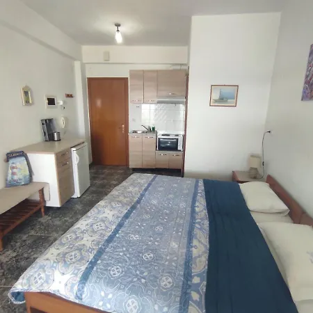 Hotel de apartamente Peristerianos Nea Skioni