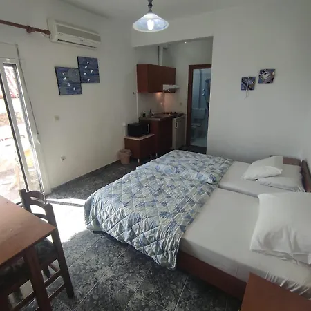 Peristerianos Aparthotel 3*