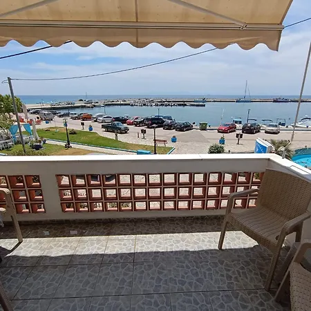 Hotel de apartamente Peristerianos Nea Skioni