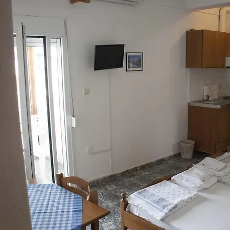 Peristerianos 3*
