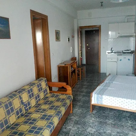 Peristerianos Aparthotel 3*