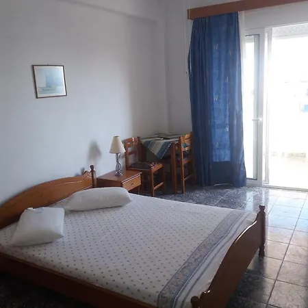 Peristerianos Aparthotel 3*